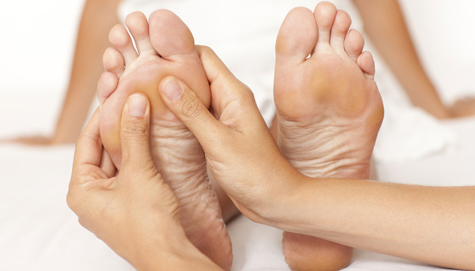 PunjabKesari,पैरों के एक्यूप्रेशर प्वाइंट्स,एक्यूप्रेशर पॉइंट्स इन फुट,foot acupressure